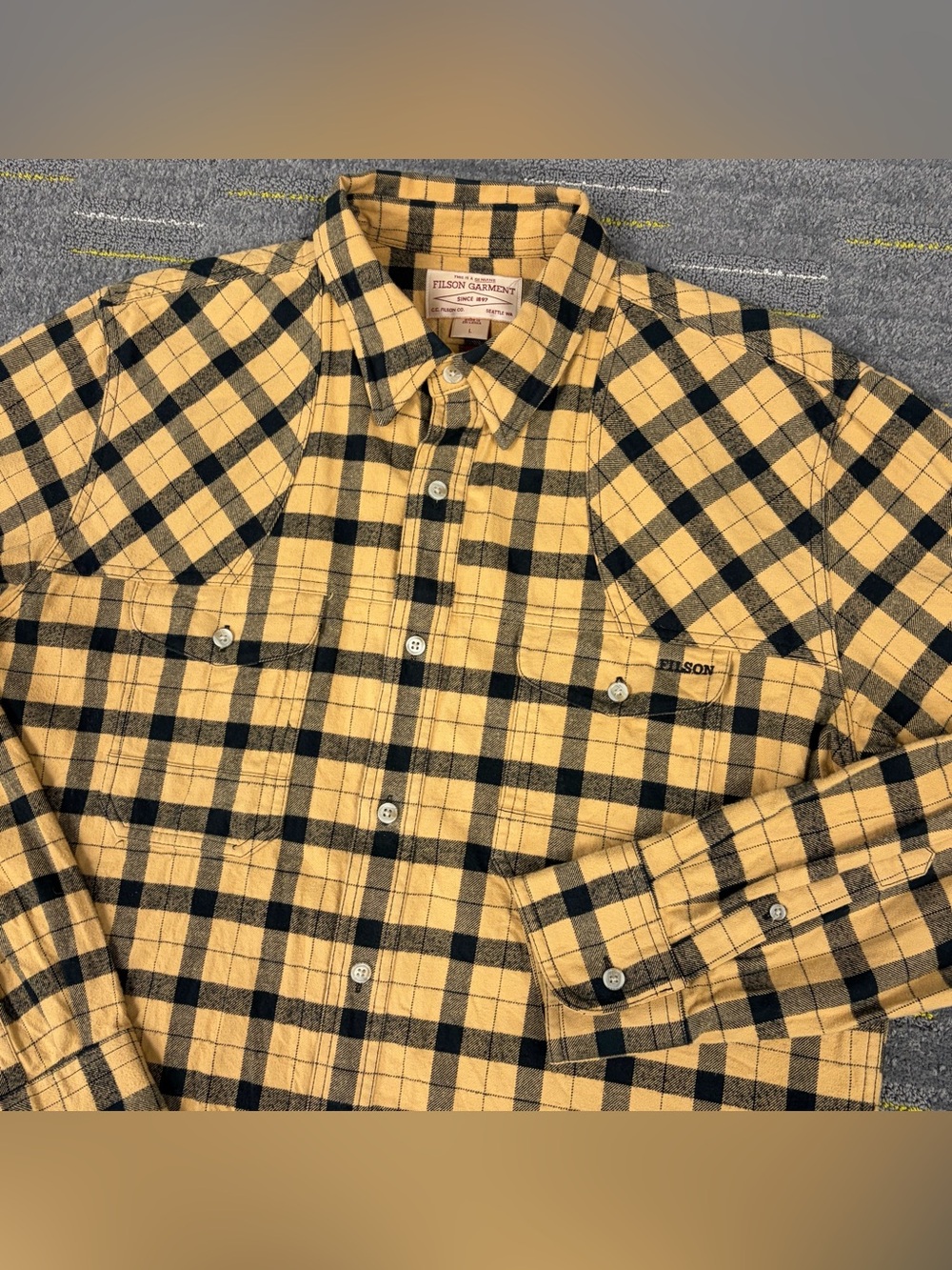 Filson Heavyweight Flannel Hunting Shirt Men's Large Yellow/Black Plaid Outdoor